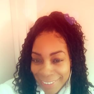 Meet your Posher, Melanie elias